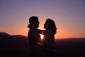 unhappy relationship leads to uncontrollable behaviors